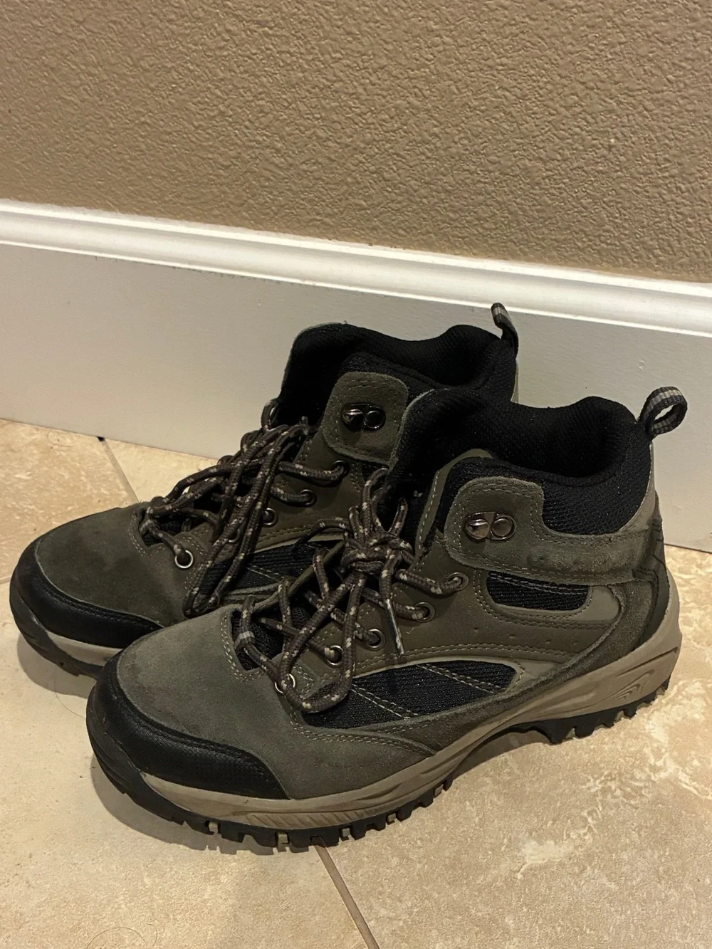 Men's Olive Green Hiking Boots - Comfortable Trail Shoes